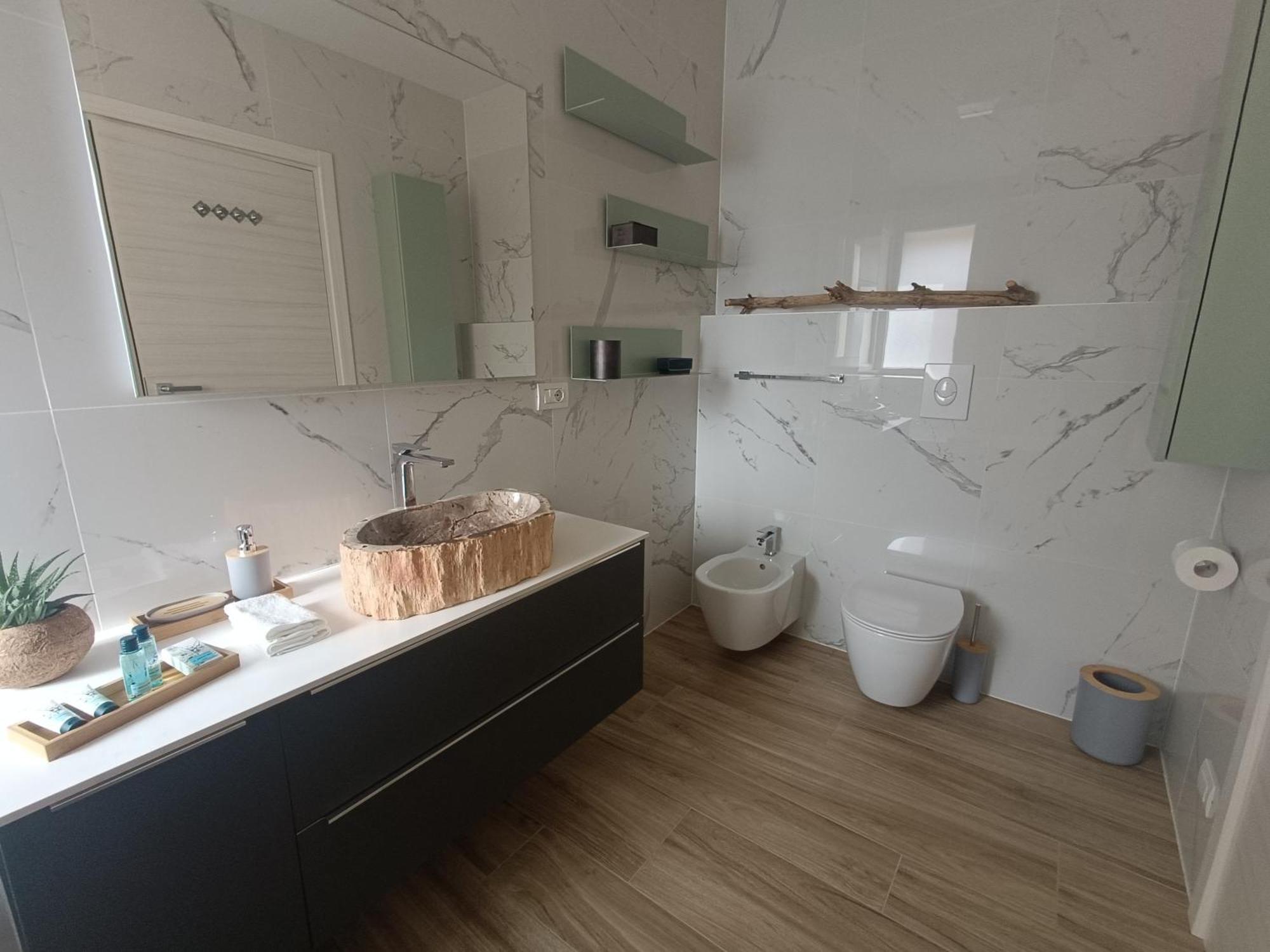 N 5 - Luxury Côme